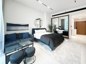 In-room safe, laptop workspace, blackout curtains, iron/ironing board - Modern Studio with Private Jacuzzi (Dubai)