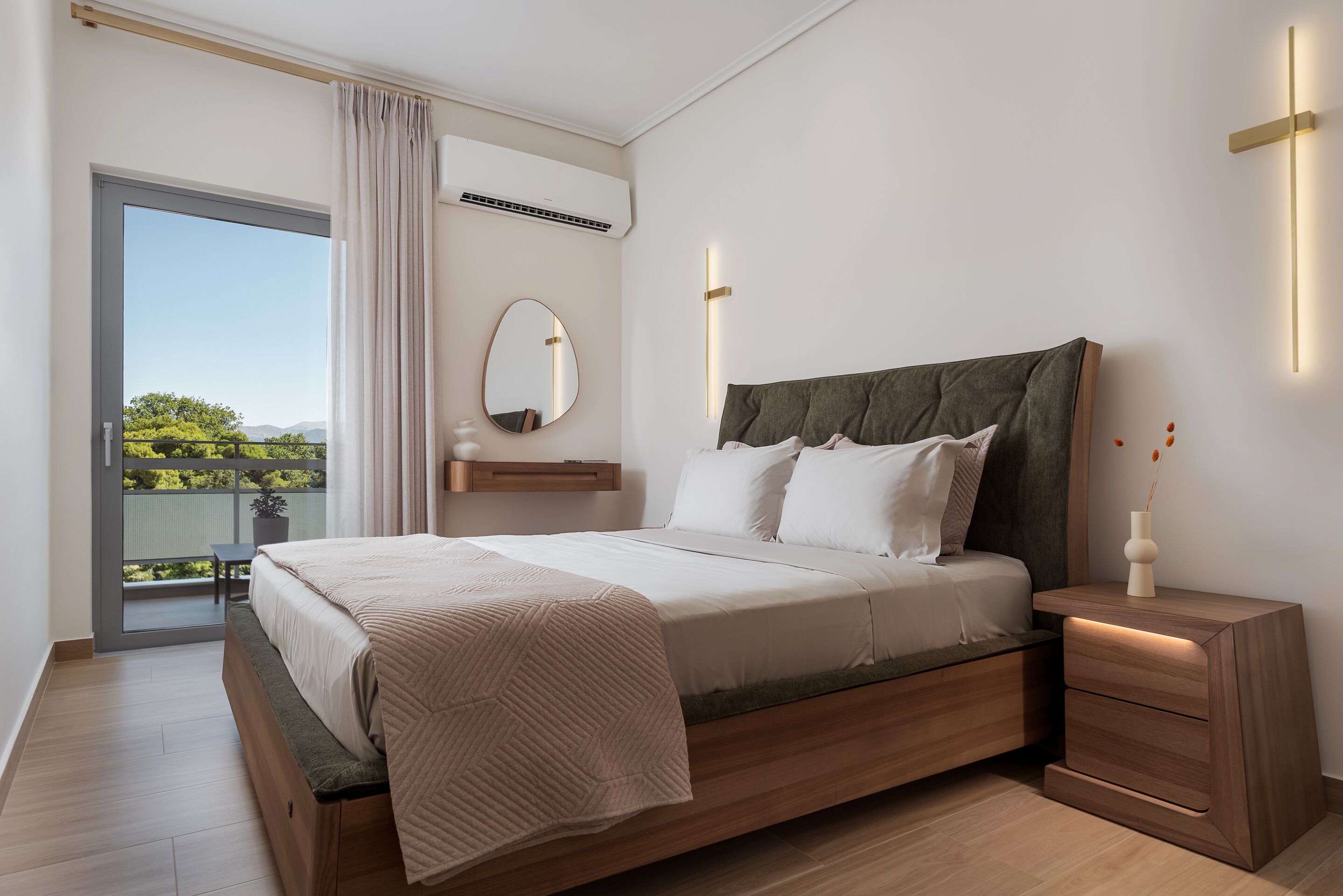 Apartment, 2 Bedrooms | Kalis bunyi, seterika/papan seterika, katil bayi mudah alih 
