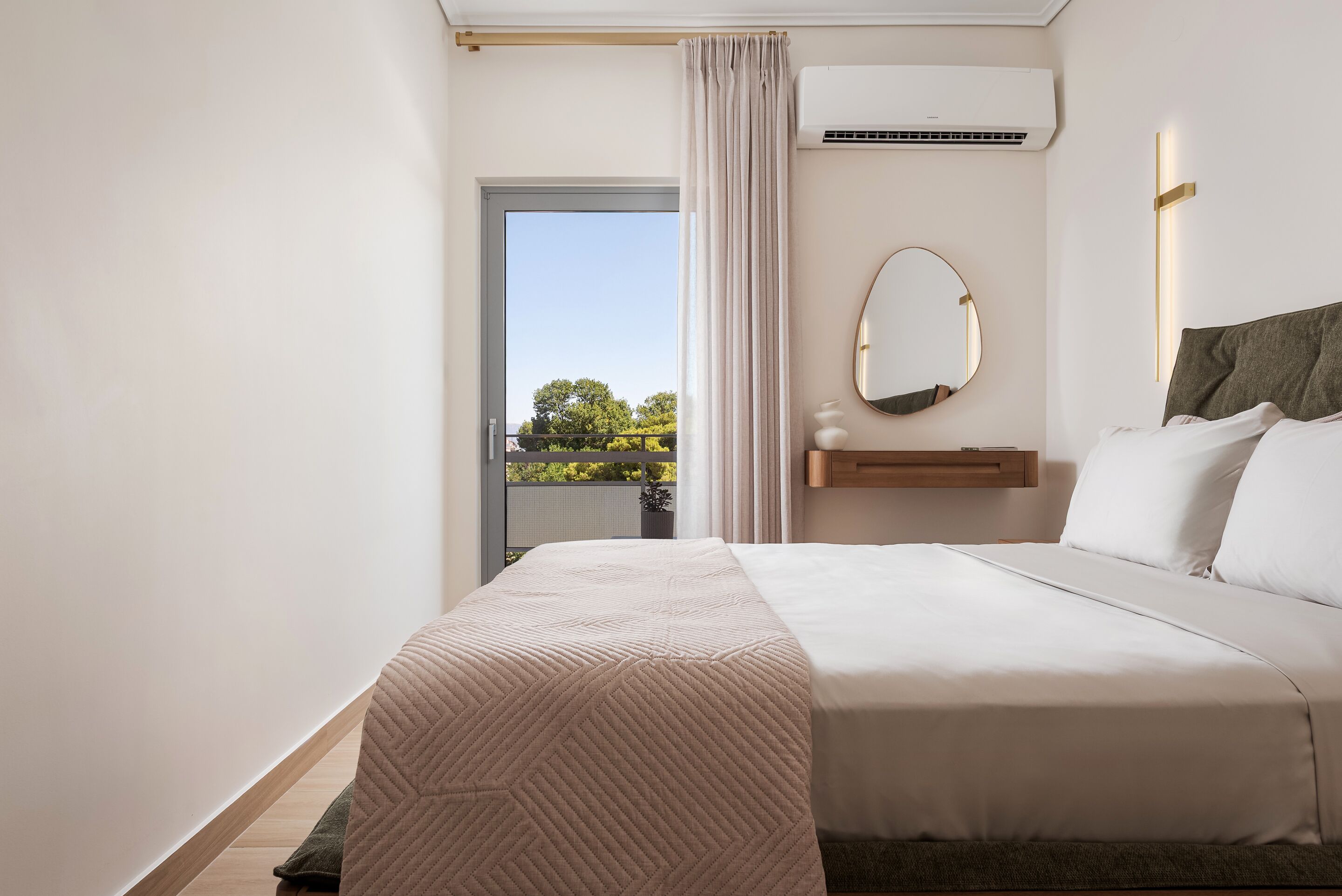 Departamento, 2 habitaciones | Insonorización, tabla de planchar con plancha y cuna de viaje 