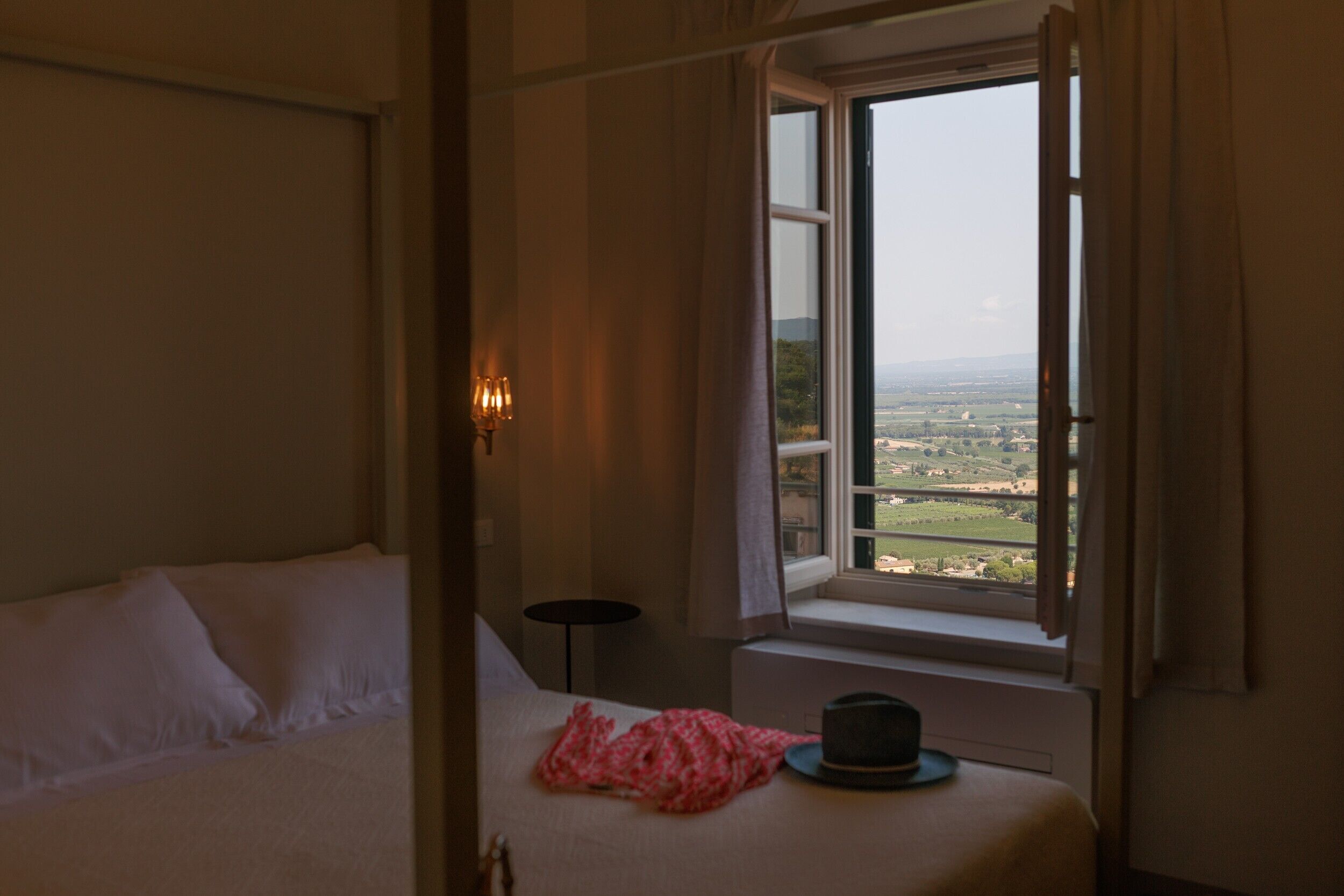 1 camera, Wi-Fi, lenzuola