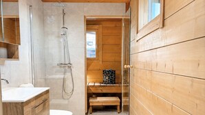 Bathroom - Arctic Forest Suite with Private Sauna (Rovaniemi)