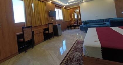 Grand Maurya Siwan Near Station Rd