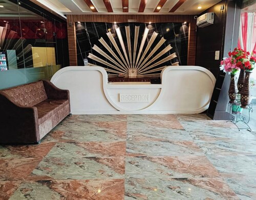 Grand Maurya Siwan Near Station Rd