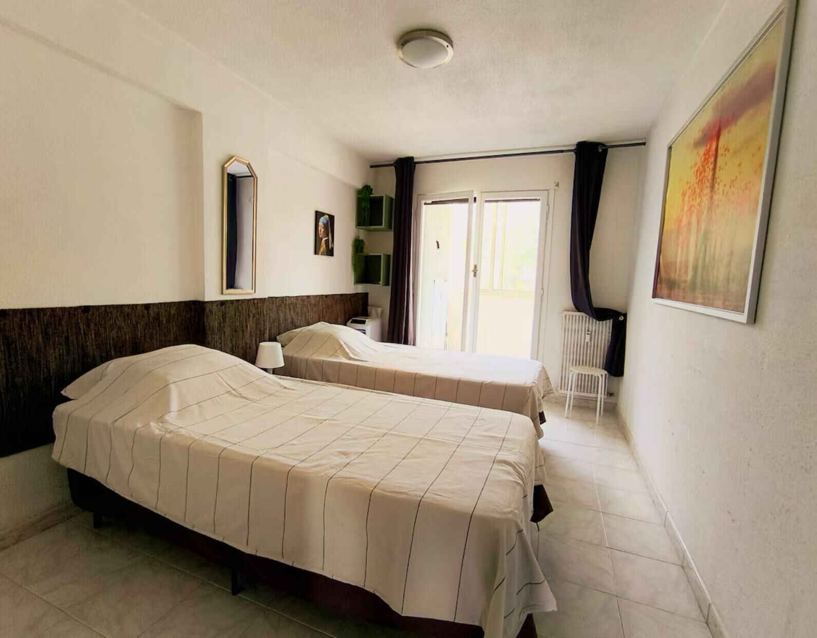 2 bedrooms, internet, bed sheets