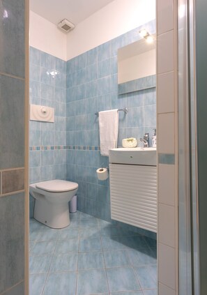Bathroom - Vrbo Property (Palermo)