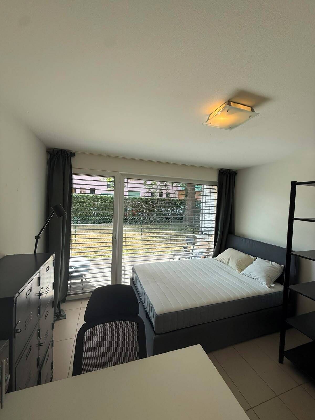 1 slaapkamer, een strijkplank/strijkijzer, wifi, beddengoed