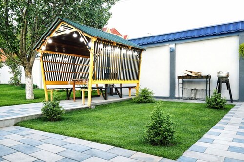 Skyline Fairy Garden , Private 3BR , City Center