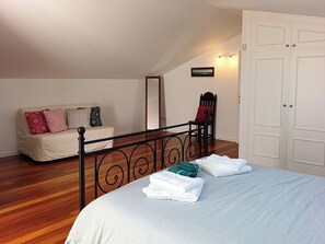 3 bedrooms, iron/ironing board, WiFi (free), bed sheets - Sunset Cottage - Peaceful Retreat with Private Pool & Sunset Views (Ponta do Pargo)