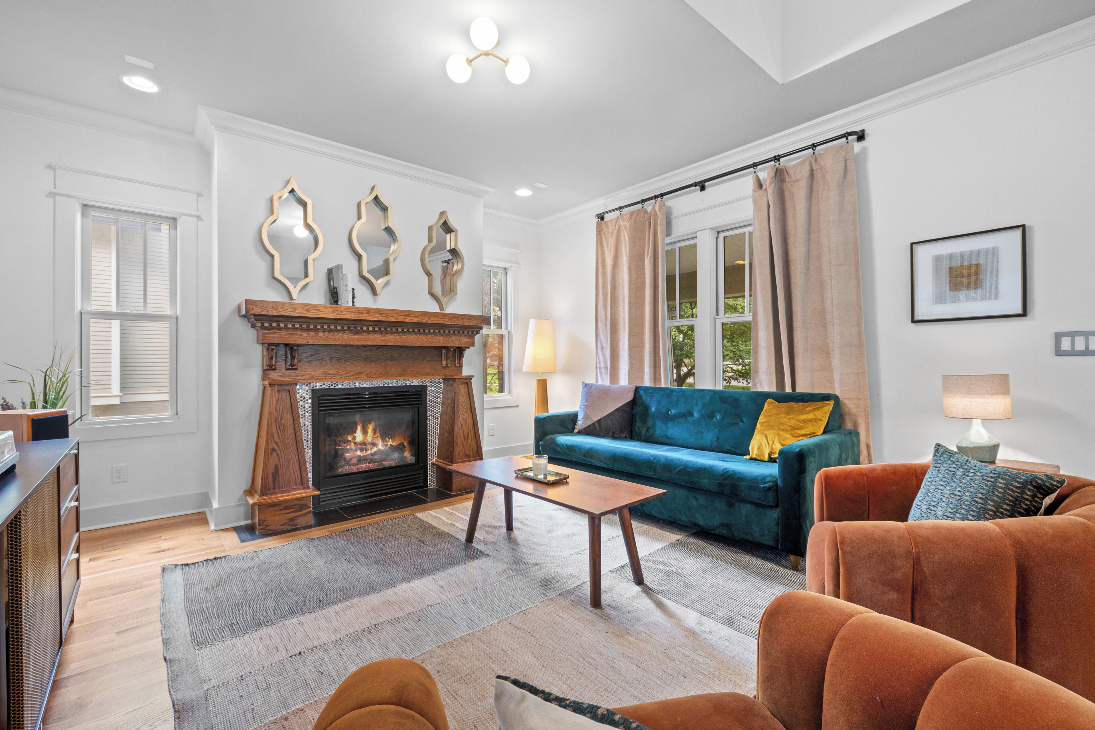 Smart TV, fireplace, ping pong