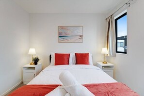 Desk, WiFi, bed sheets