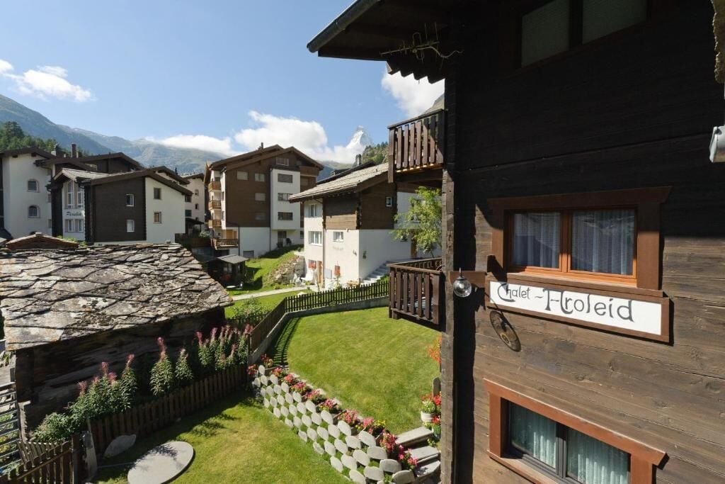Apartment, Balcony, Mountain View | Property grounds