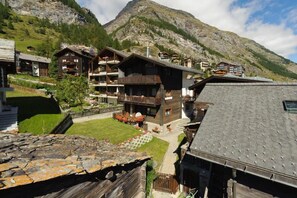 Apartamento, sacada, vista para a montanha | Fachada