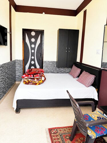 Hotel Himalayan Darshan Retreat Berinag