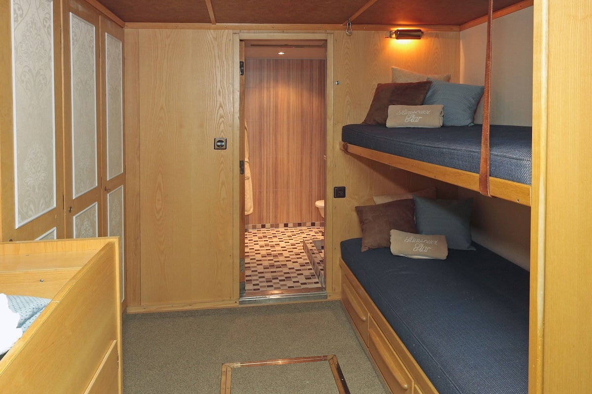 Double Room, Multiple Beds | WiFi (free)