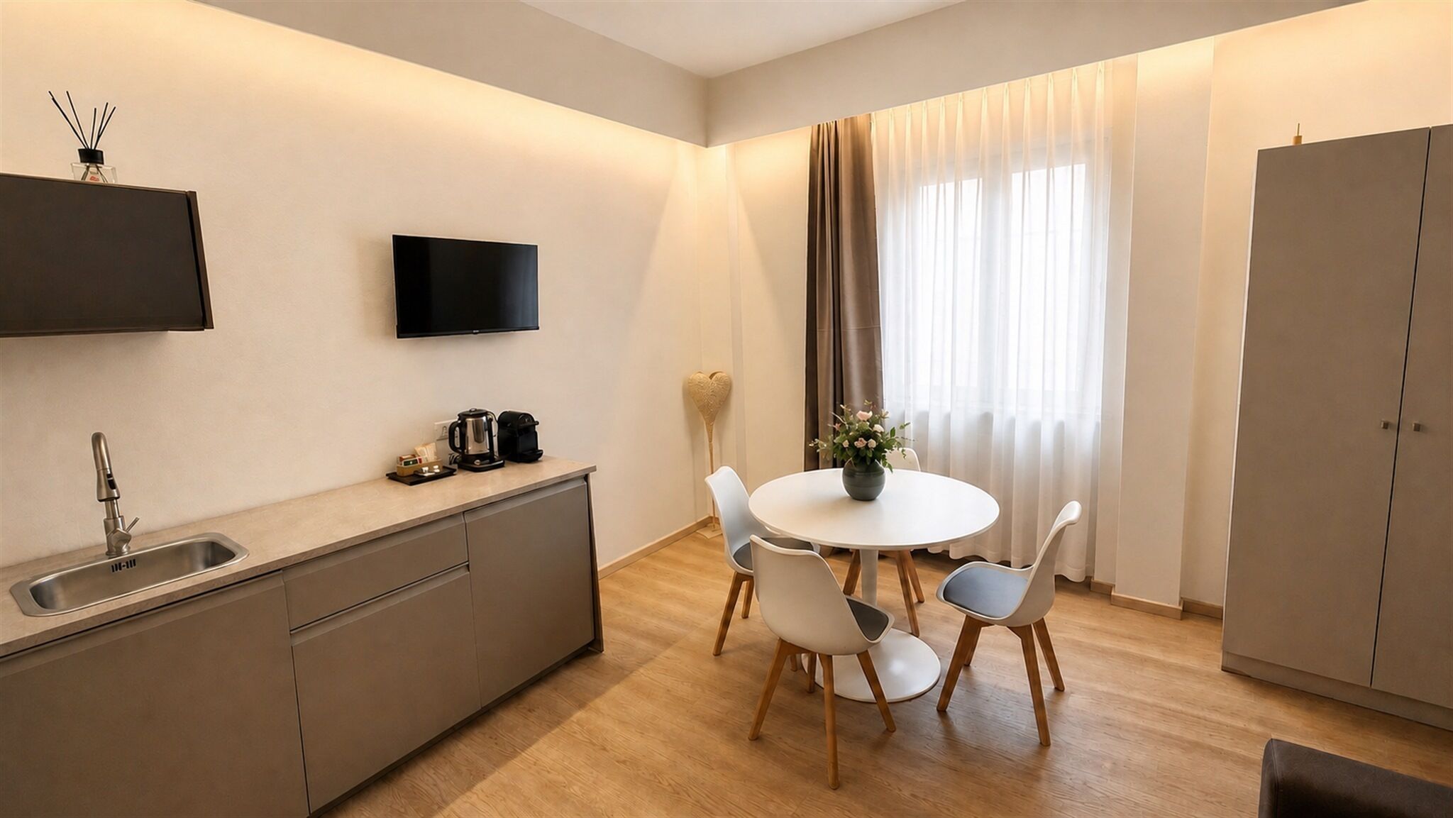 Deluxe Studio | Living area