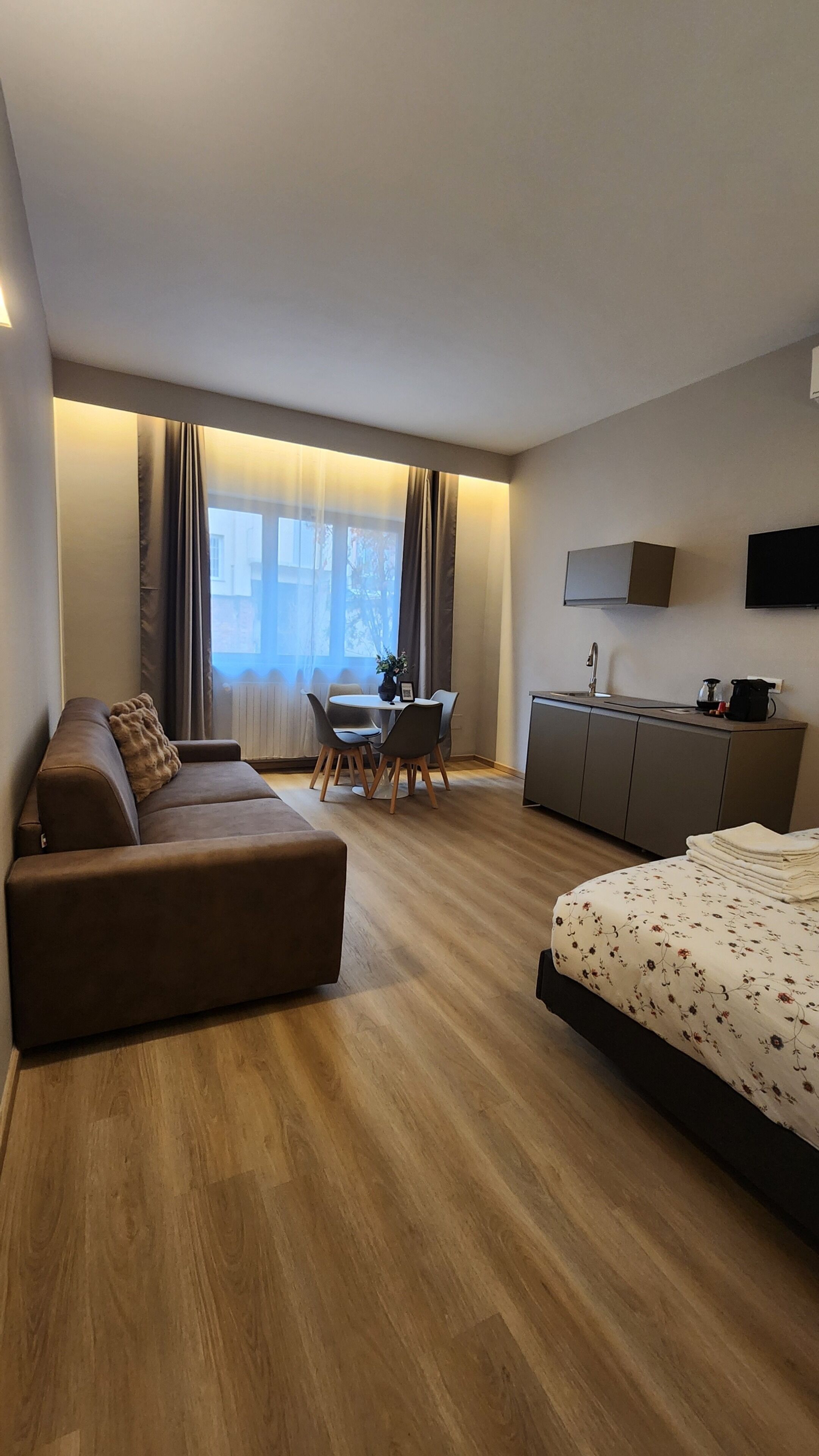 Estúdio luxo | Cofres nos quartos, quartos à prova de som