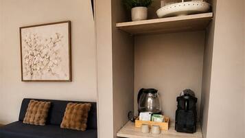 Deluxe Studio | In-room dining