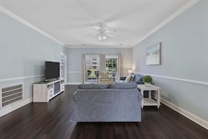 TV - Magnolia Pointe Golf & Beach Retreat (Myrtle Beach)