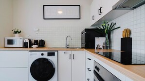 Apartment, 1 Queen Bed with Sofa bed | Private kitchen - 5-7 Harold St Middle (Middle Park)