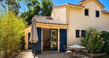 100m from sea - House & garden for 4