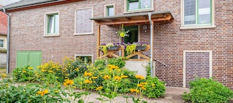 Room 'Doppelzimmer "Rot"' with Shared Garden and Wi-Fi