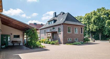 Room 'Einzelzimmer "Grün"' with Shared Garden and Wi-Fi