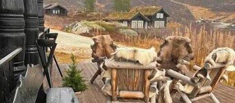 Rymlig stuga med utsikt över bergen och bastu