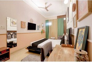 Deluxe Single Room, City View - Royal Spark Residency (Gurugram)