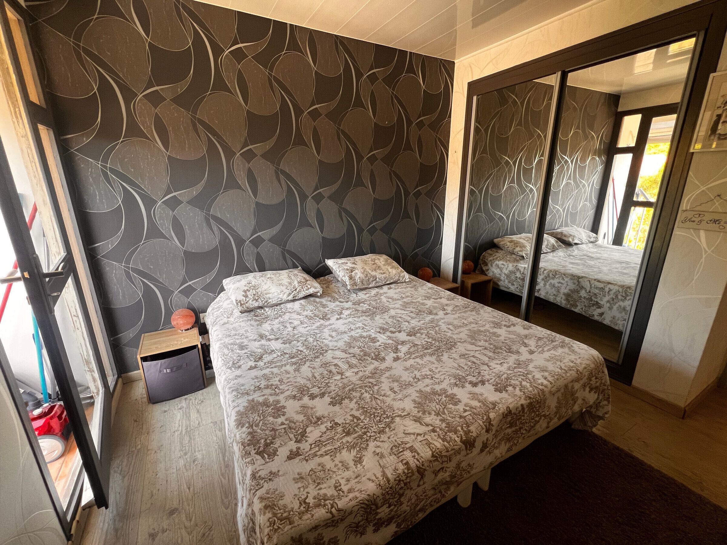 2 bedrooms