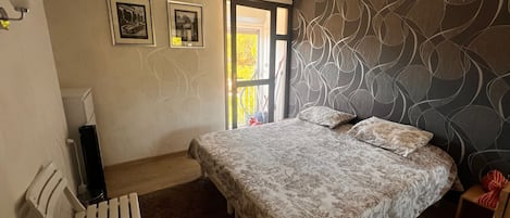 2 bedrooms