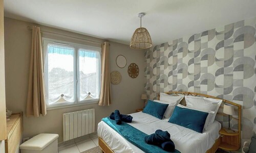 Spacious lodging near beaches - 6 guests