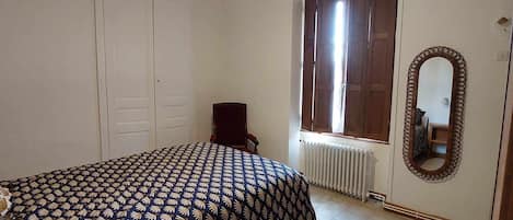 3 bedrooms, WiFi (free)