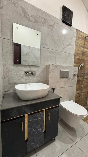 Shower - Corbett Vantara (Dhela)