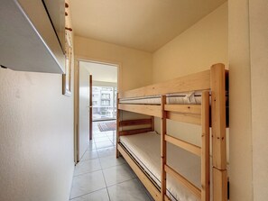 Room - Vrbo Property (Koksijde)