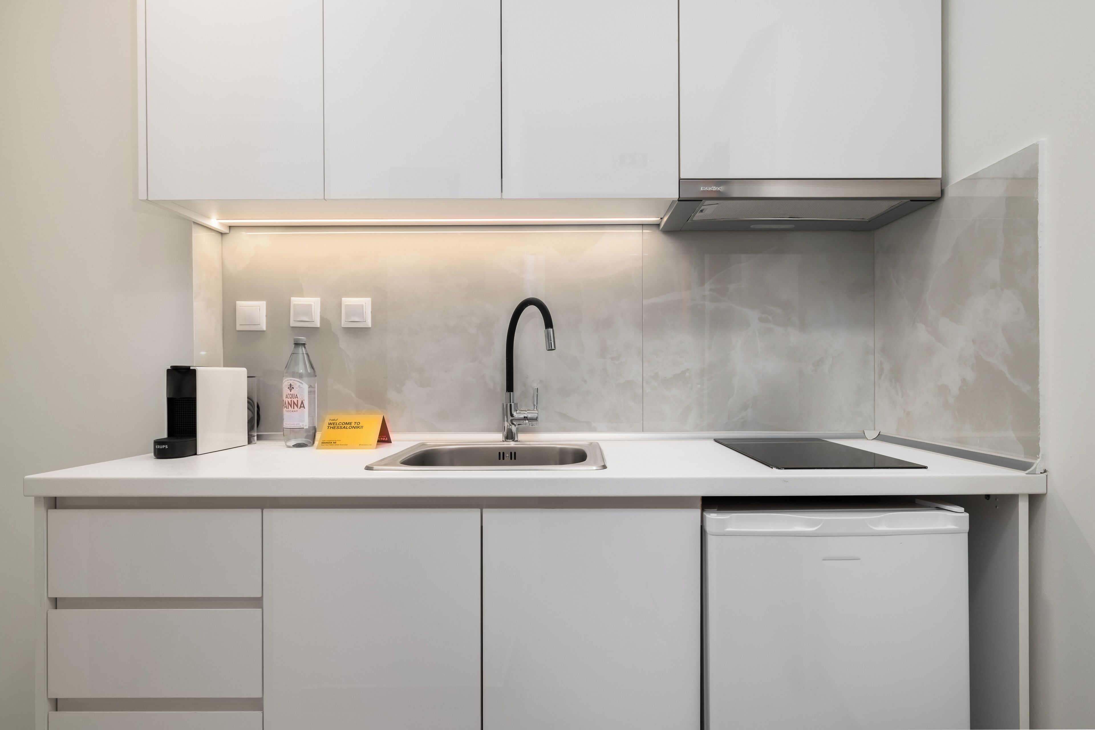 Apartment, 1 Bedroom | Private kitchenette | Coffee/tea maker, mini-fridge, stovetop, cookware/dishes/utensils