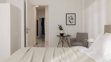Desk, laptop workspace, WiFi (free)