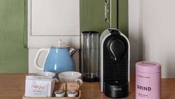 Kaffee und/oder Kaffeemaschine