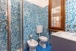Bathroom - -Stanza con bagno privato 3- uso cucina - Bastioni (Verona)