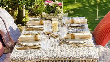 Outdoor dining