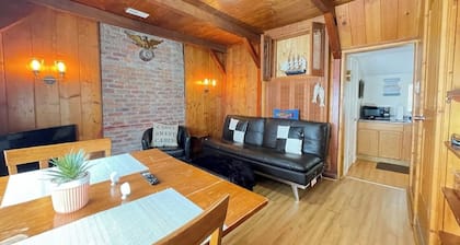 "Captains Hideaway" Unique Tiny House Lake Cabin!