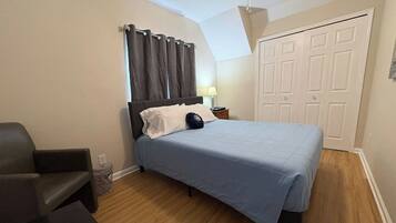 2 bedrooms, iron/ironing board, WiFi, bed sheets