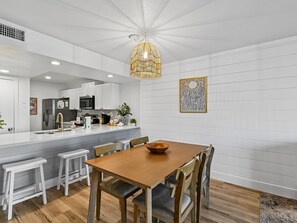 Dining Area - Breakfast Bar - Edgewater Villa #2103 | Updated Villa, Lush Views, Resort Amenities (Panama City Beach)