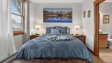 Travel crib, internet, bed sheets