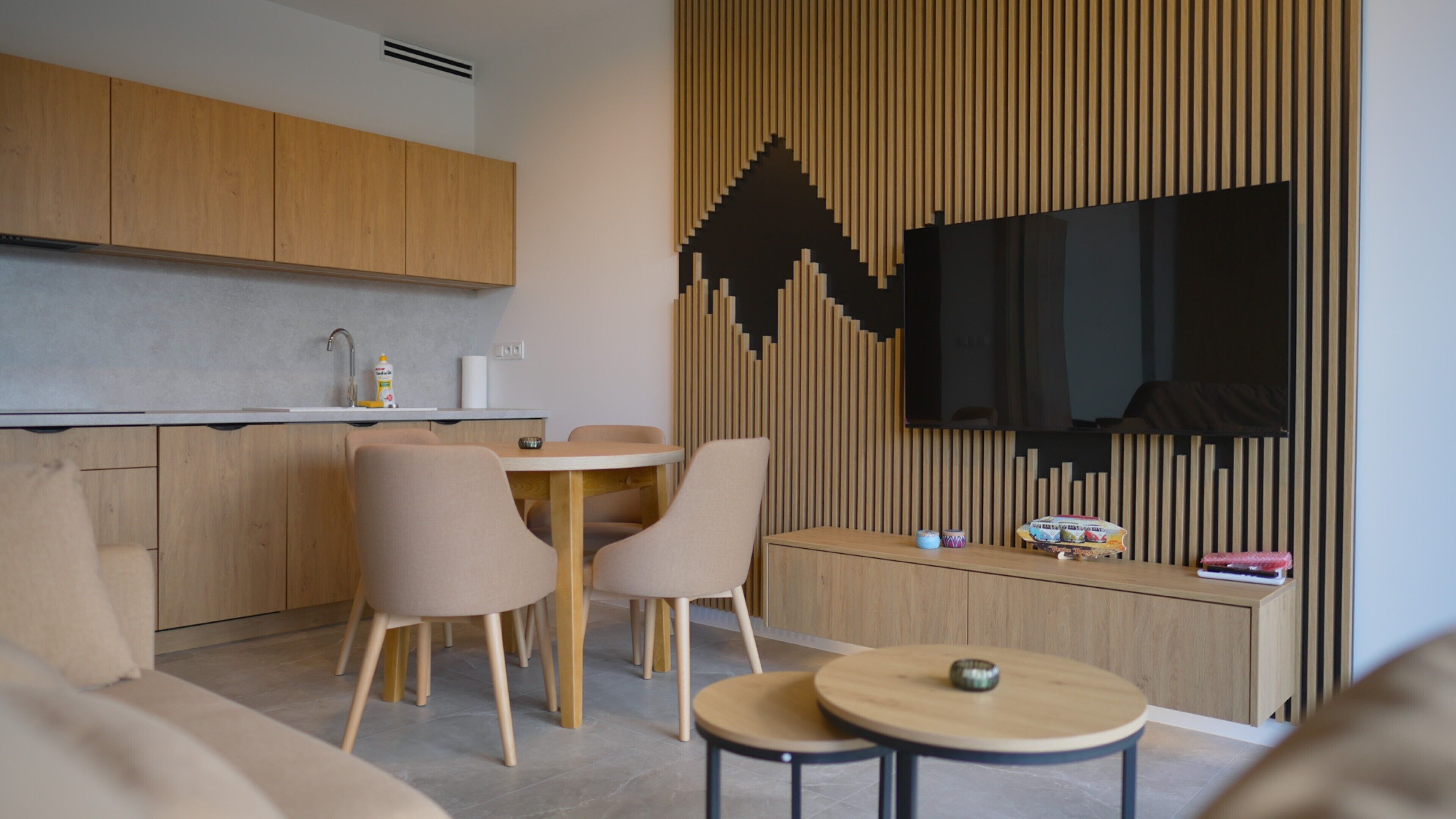 Apartment (40BR/1) | Living area | Flat-screen TV