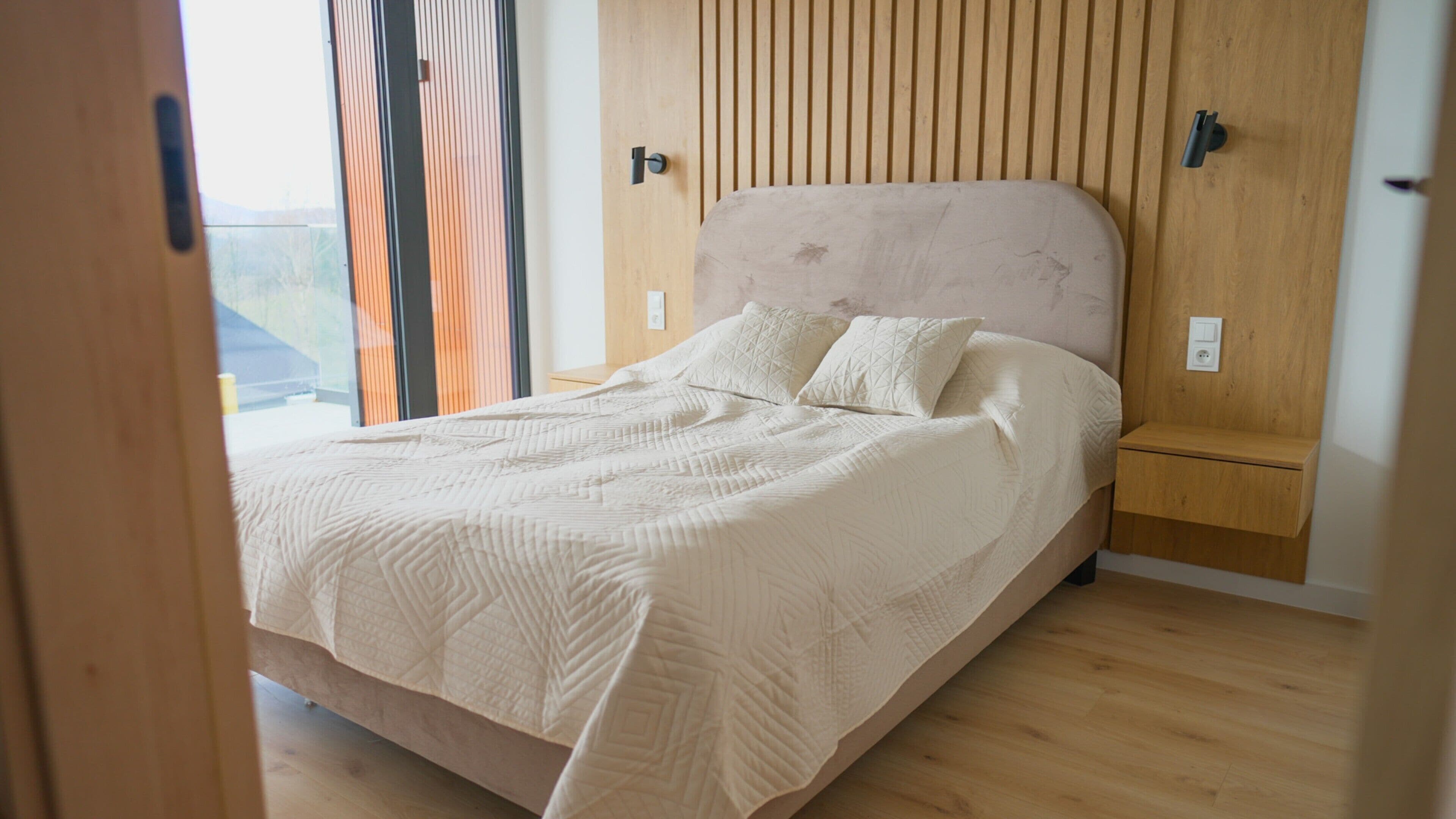 Apartment (40BR/1) | Iron/ironing board, WiFi (free), individually decorated