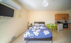 1 bedroom, WiFi, bed sheets - Peyia Pearl 28 – Elevated Sea View Studio (Pegeia)