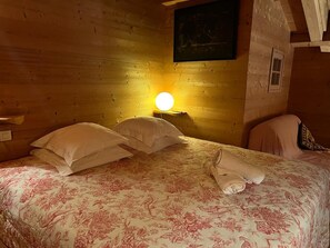 WiFi, bed sheets