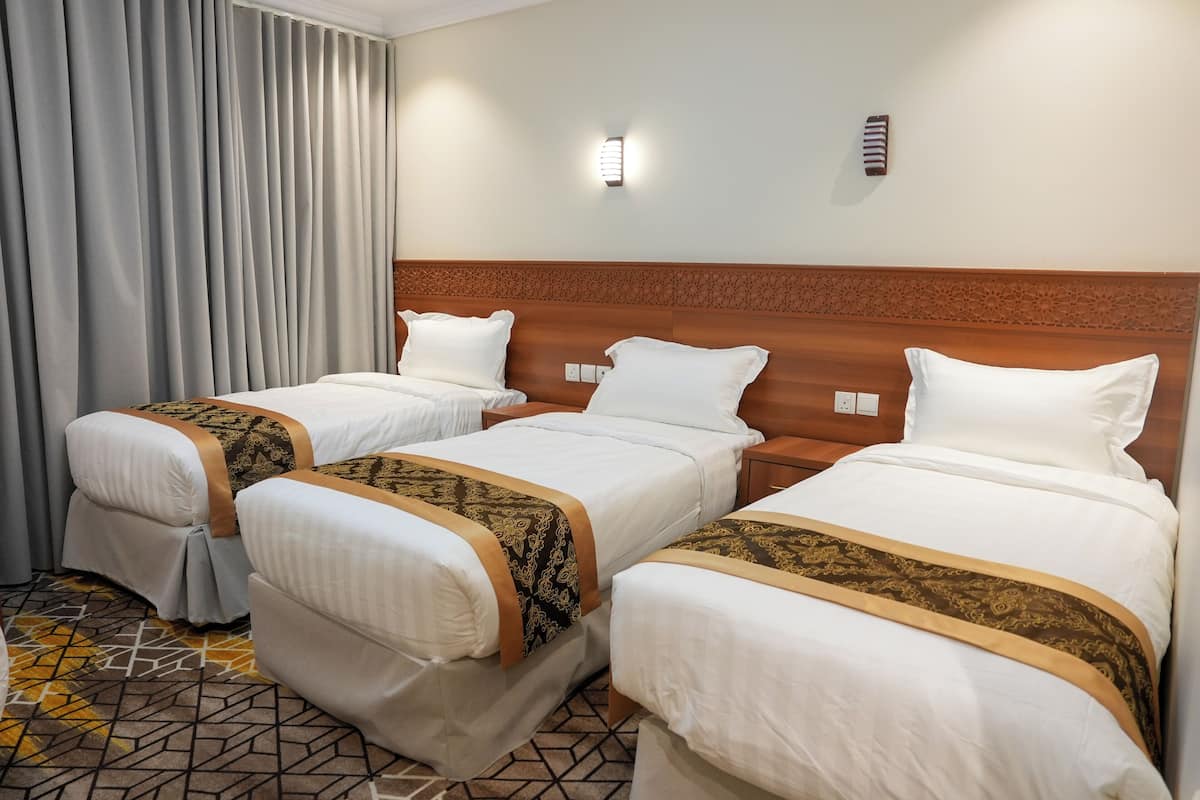 Quarto triplo, vista para a cidade | Wi-Fi de cortesia