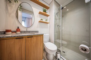 Căn hộ cơ bản, ban công | Phòng tắm