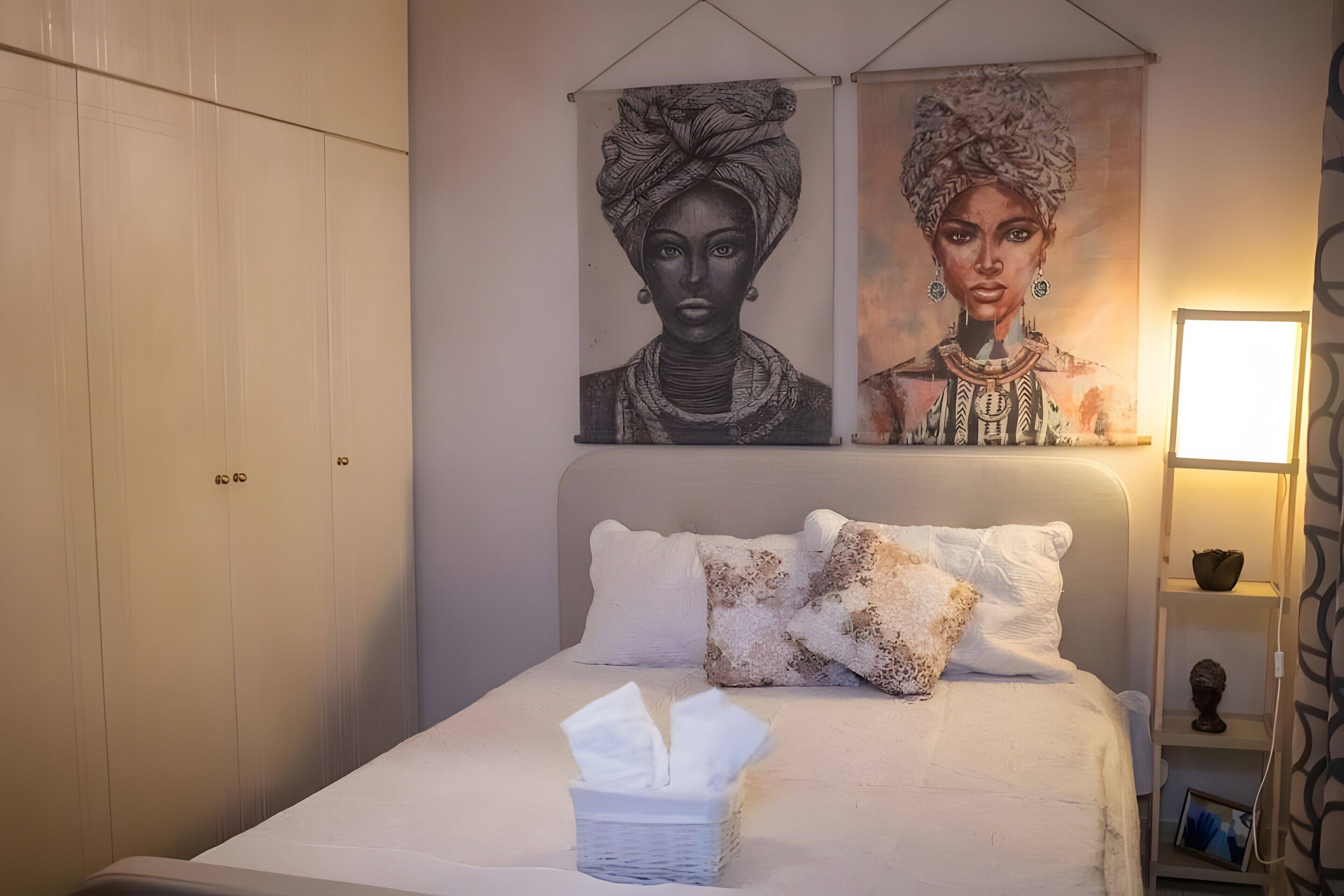 3 chambres, fer et planche à repasser, Wi-Fi, draps fournis